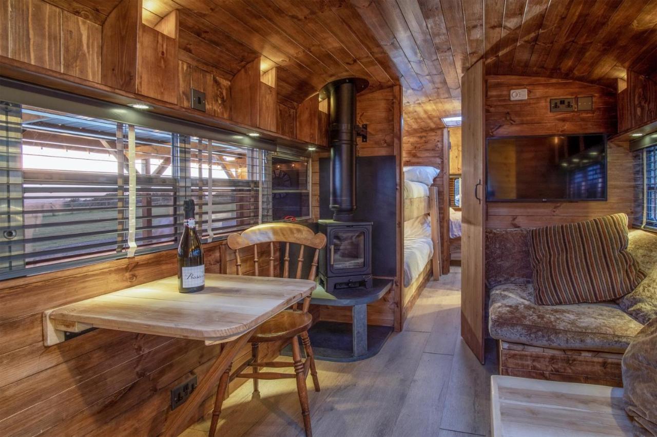 American School Bus - 1 Bedroom - Blossom Farm - Tiers Cross Johnston Exterior foto